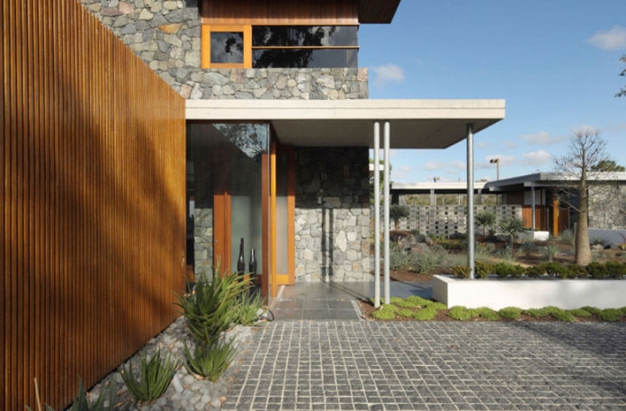 ĐÁ LÁT SÂN VƯỜN